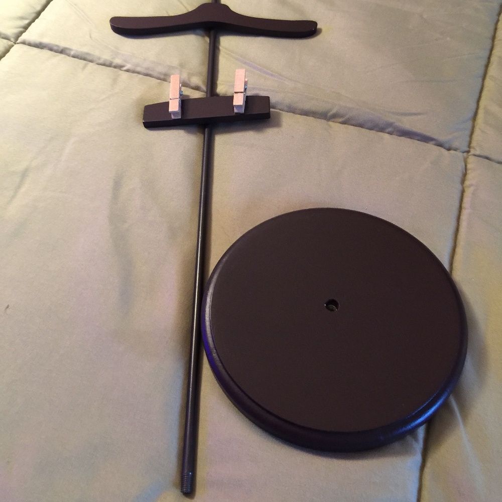 Small Baby Display Stand Clothes Rack. - Excellent condition - Brown
